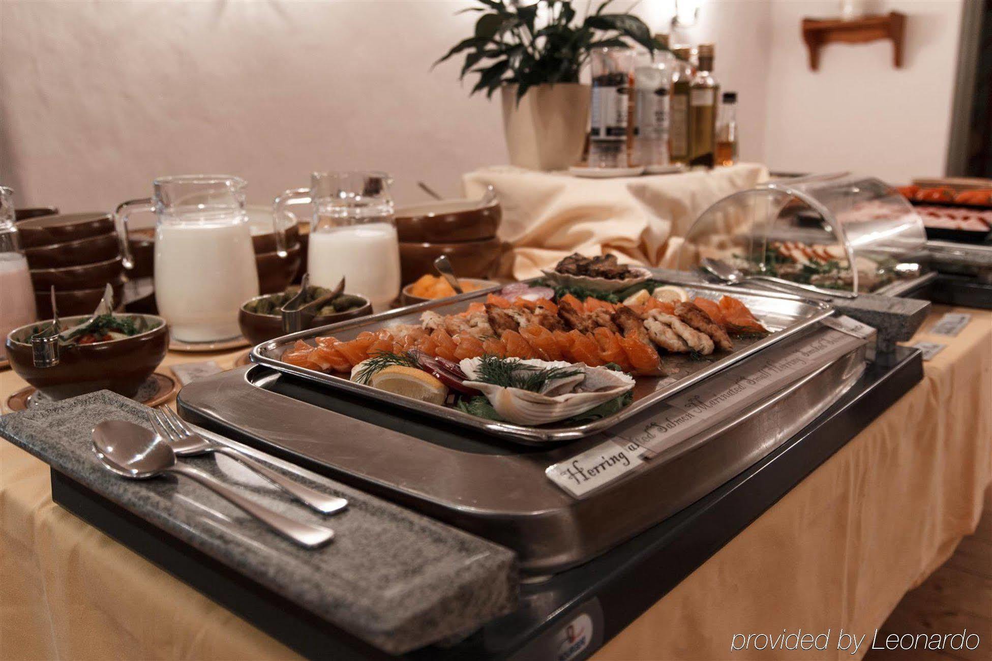 St. Petersbourg - Small Luxury Of The World